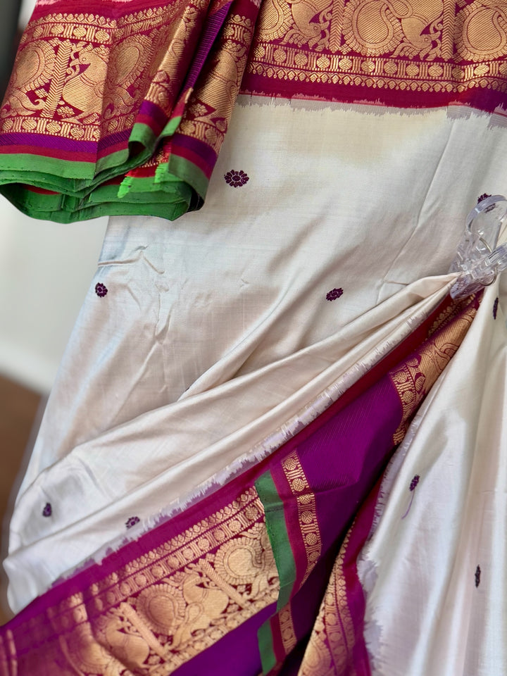 White Purple Ikkat (Pochampally)Silk Saree with Zari Woven Kanchipuram Border and Unstitched Blouse