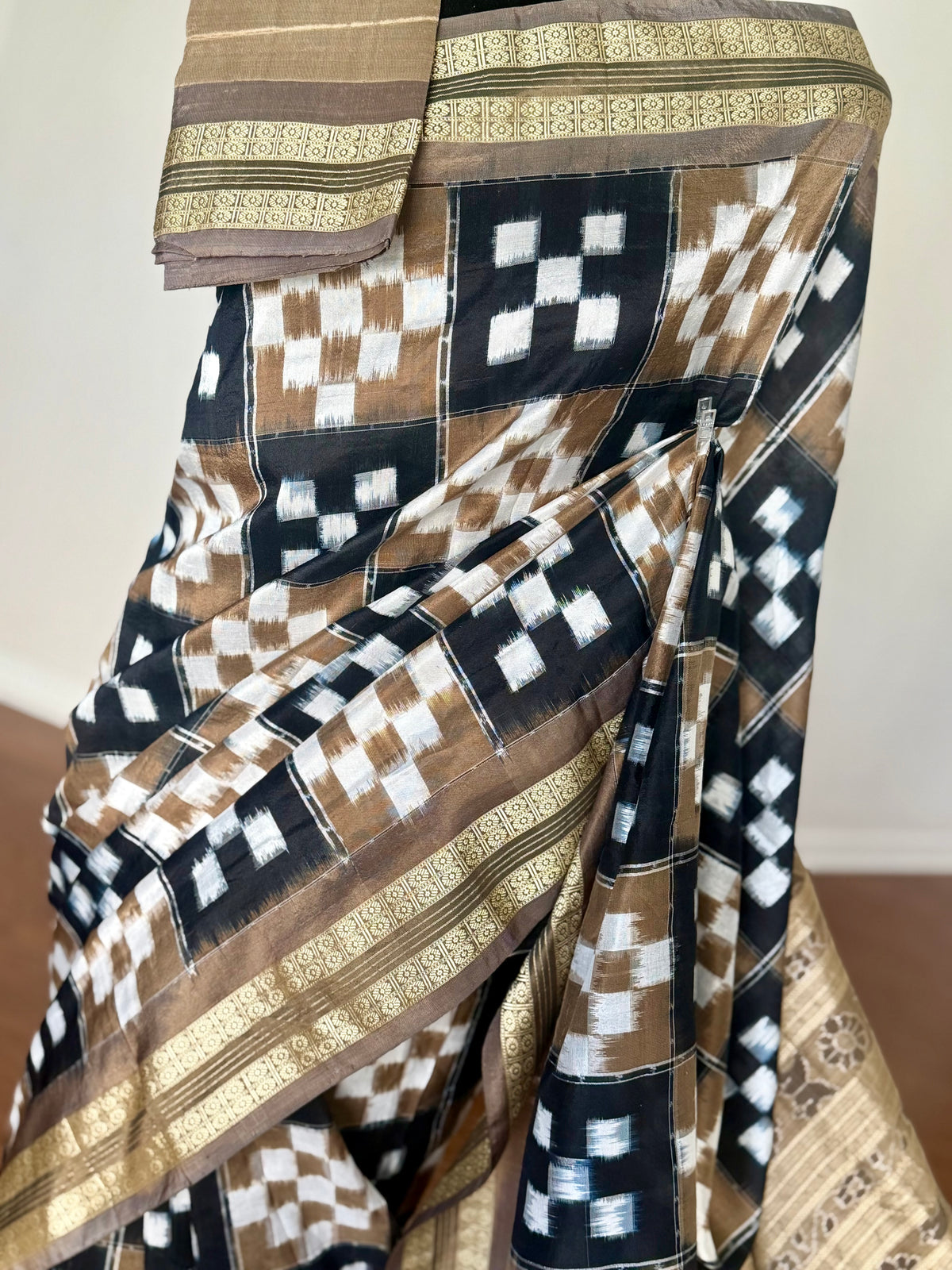 Sambalpuri Handwoven ikat pasapali pure silk saree|Toupe Color|Odisha Weaves|