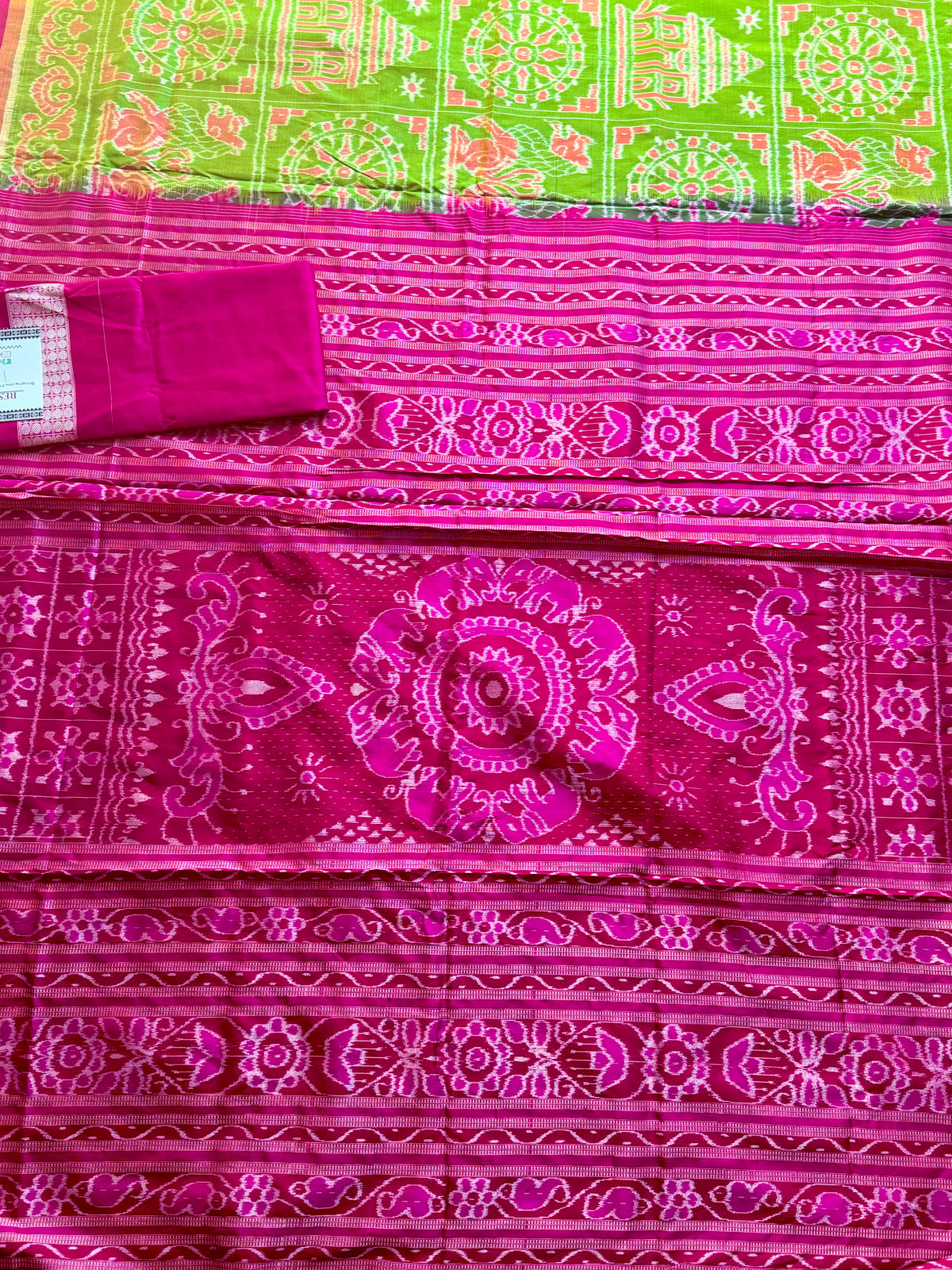 Dual shaded Parrot green and pink Konark Motif unique handwoven Sambalpuri ikat pure silk saree|Odisha Weaves|