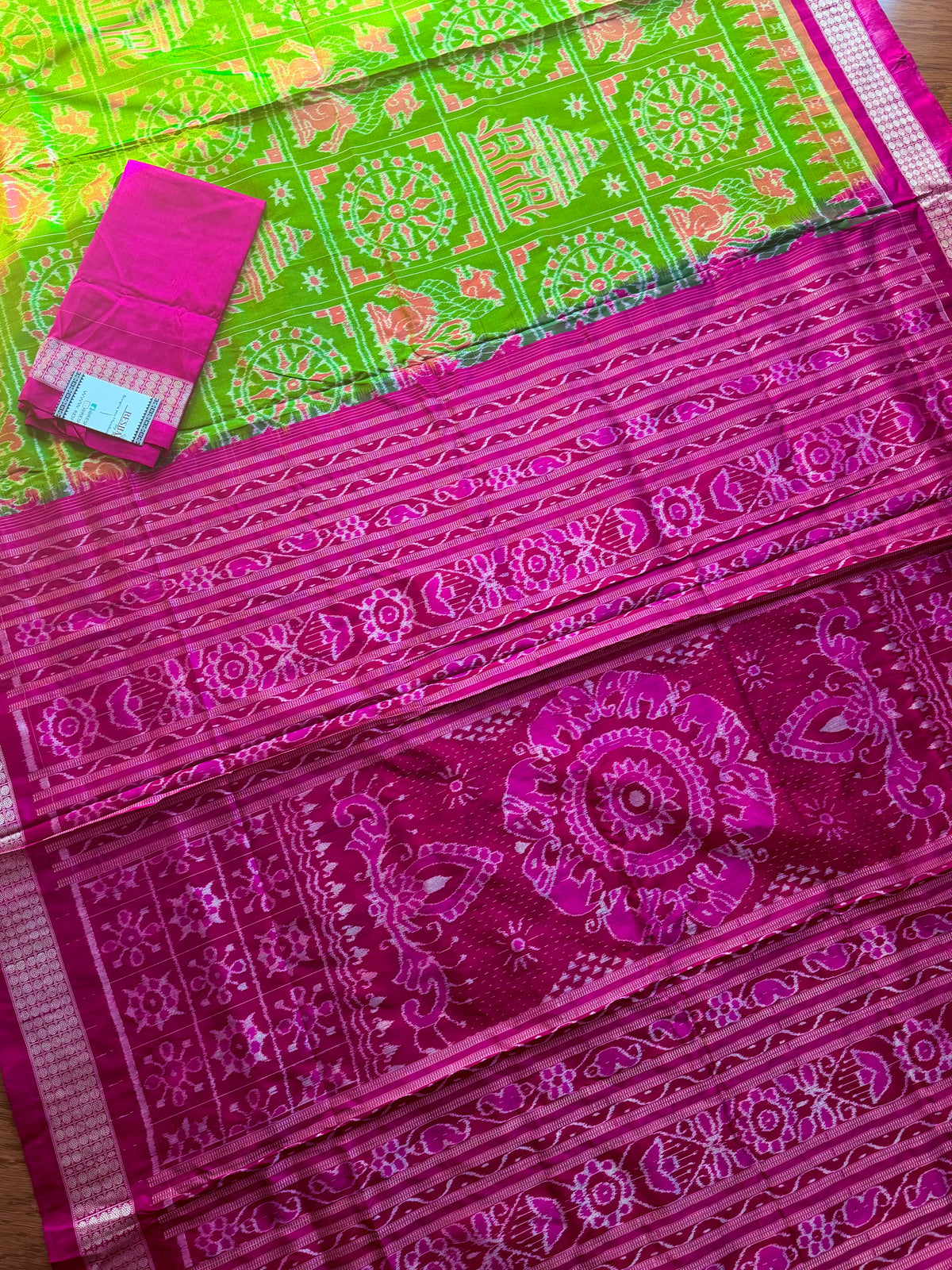 Dual shaded Parrot green and pink Konark Motif unique handwoven Sambalpuri ikat pure silk saree|Odisha Weaves|